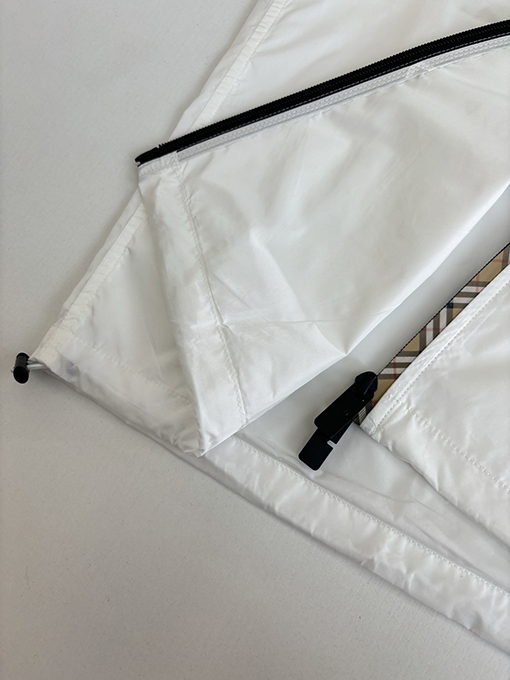 バーバリー チェック柄トリムのナイロンフード付き日焼け防止ジャケット