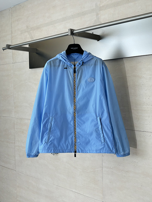 バーバリー チェック柄トリムのナイロンフード付き日焼け防止ジャケット