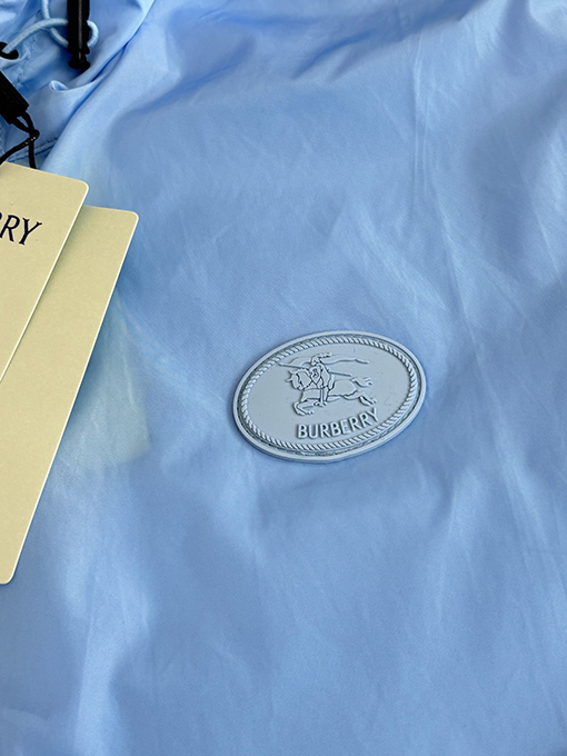 バーバリー チェック柄トリムのナイロンフード付き日焼け防止ジャケット