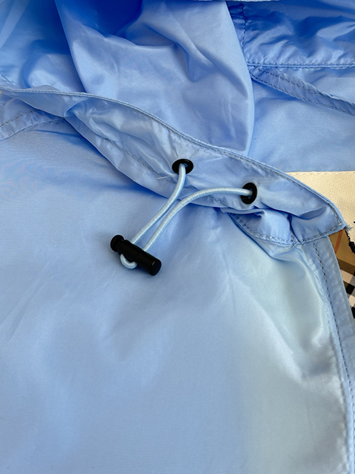 バーバリー チェック柄トリムのナイロンフード付き日焼け防止ジャケット