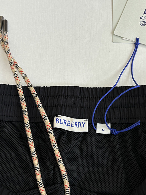 バーバリーコピー ナイロンサイドチェック柄ドローストリング付きビーチショーツ