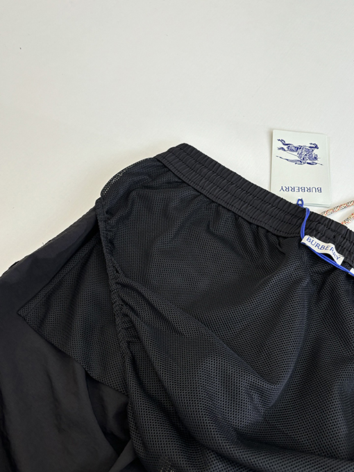 バーバリーコピー ナイロンサイドチェック柄ドローストリング付きビーチショーツ