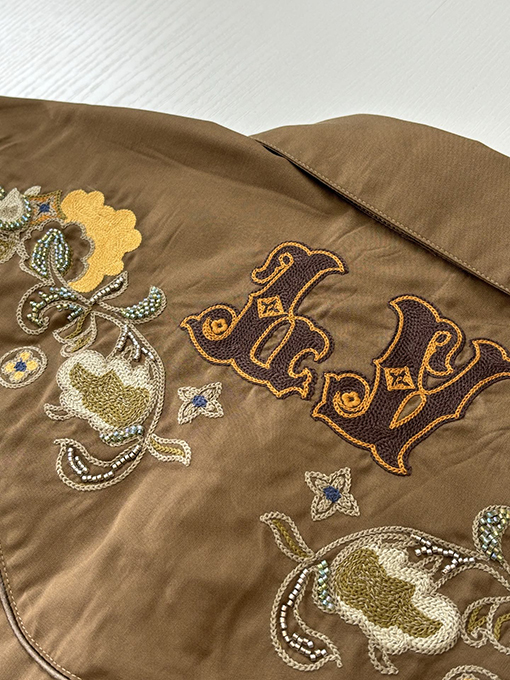 ルイヴィトンスーパーコピー ビーズ装飾をしたウエスタン風の花柄刺繍入り長袖シャツ