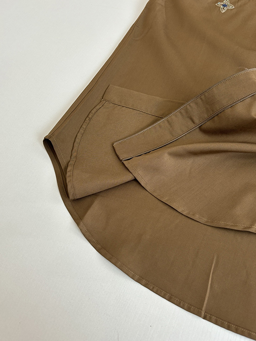 ルイヴィトンスーパーコピー ビーズ装飾をしたウエスタン風の花柄刺繍入り長袖シャツ