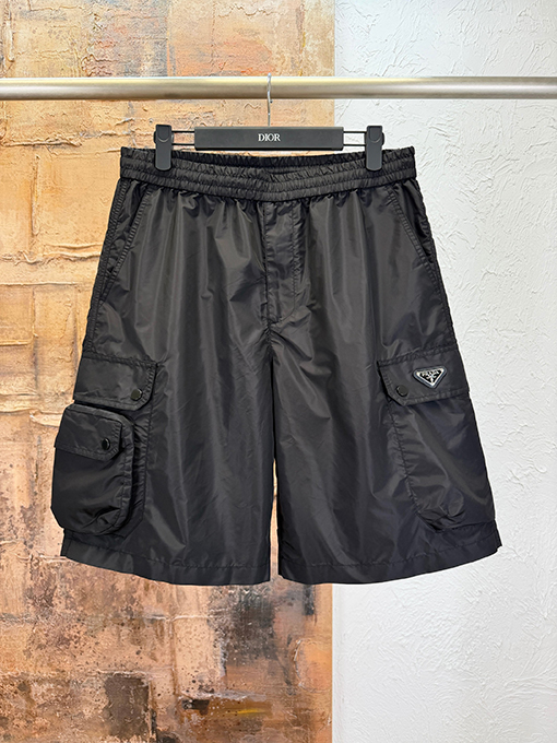 プラダブランドスーパーコピー 大きなポケット付きカーゴショーツ