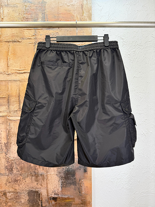 プラダブランドスーパーコピー 大きなポケット付きカーゴショーツ