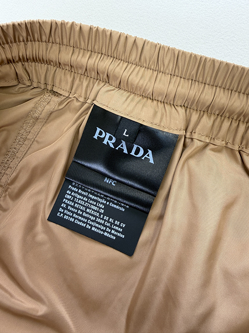 プラダブランドスーパーコピー 大きなポケット付きカーゴショーツ