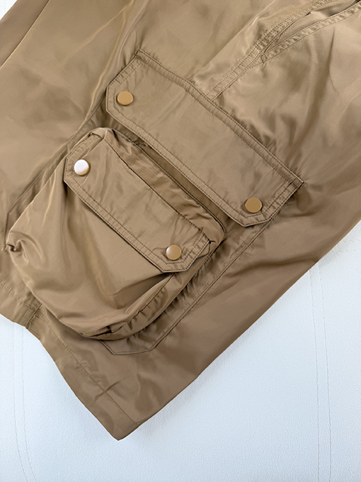 プラダブランドスーパーコピー 大きなポケット付きカーゴショーツ