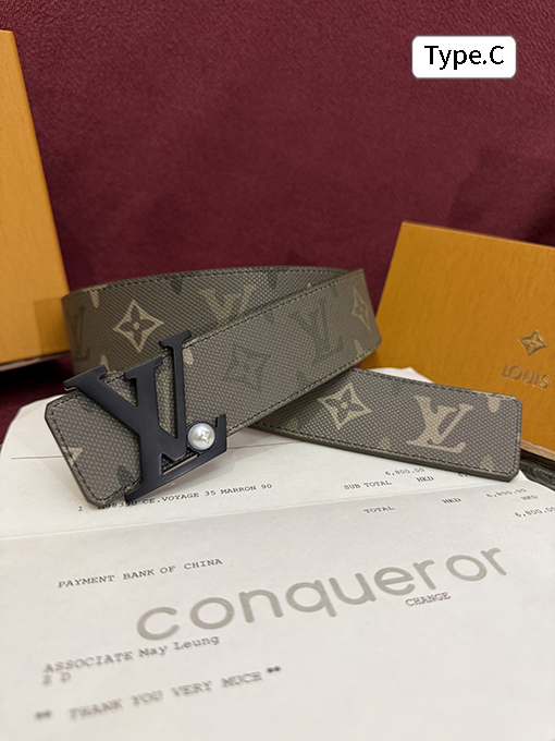 ルイヴィトンコピー Initials Monogram Surplus コーティングキャンバス製の時計ストラップとベルト