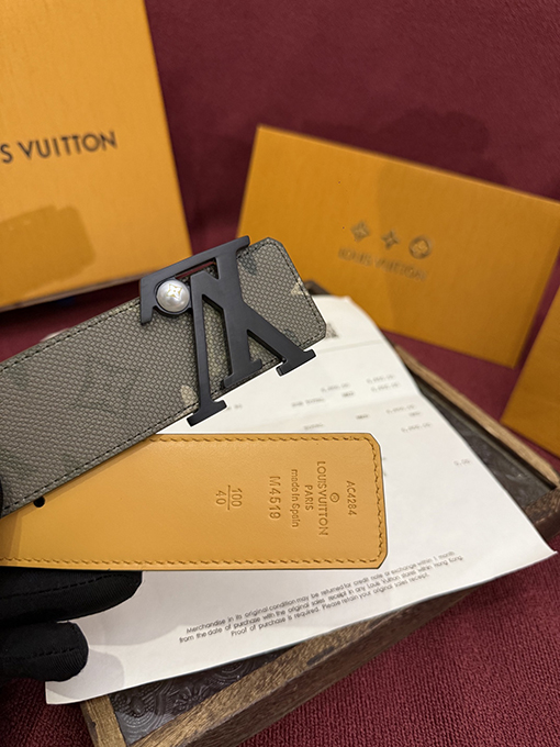 ルイヴィトンコピー Initials Monogram Surplus コーティングキャンバス製の時計ストラップとベルト