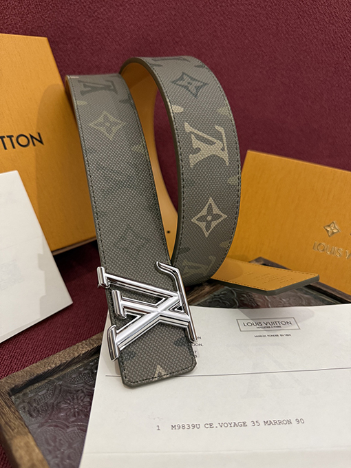 ルイヴィトンコピー Initials Monogram Surplus コーティングキャンバス製の時計ストラップとベルト