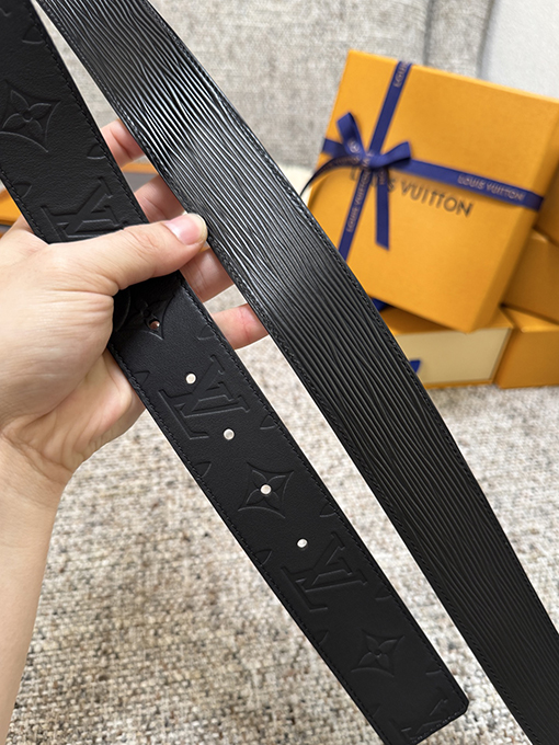 ルイヴィトン プレーンエンボスの水面波紋ベースシリーズベルト
