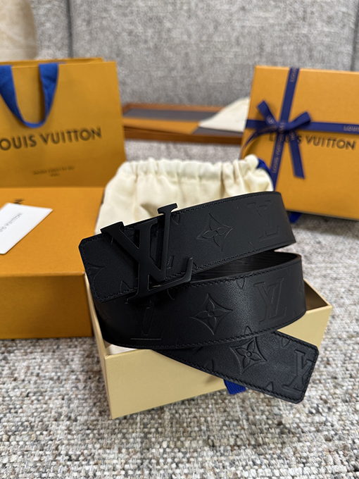 ルイヴィトン プレーンエンボスの水面波紋ベースシリーズベルト