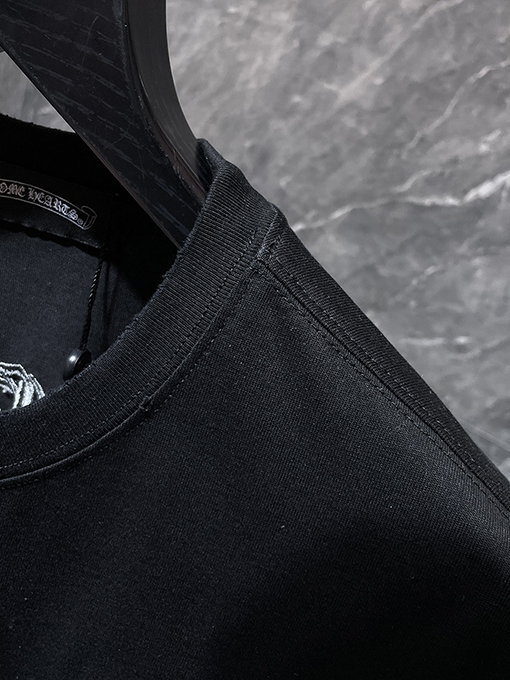 クロムハーツコピー サンスクリット語の剣とクロスの刺繍パッチワーク半袖Tシャツ