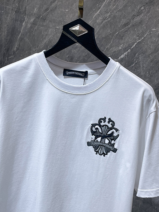 クロムハーツコピー サンスクリット語の剣とクロスの刺繍パッチワーク半袖Tシャツ