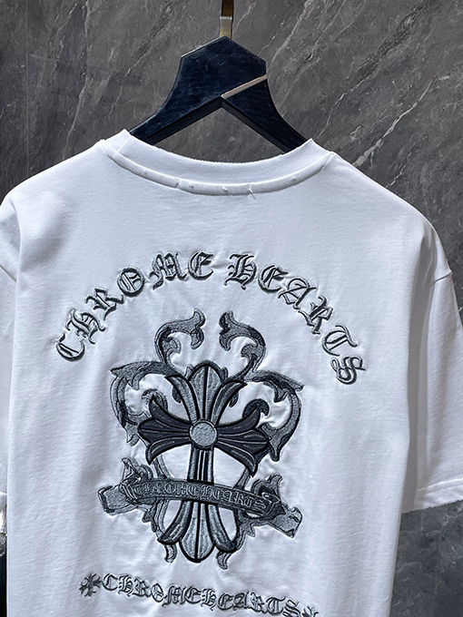 クロムハーツコピー サンスクリット語の剣とクロスの刺繍パッチワーク半袖Tシャツ