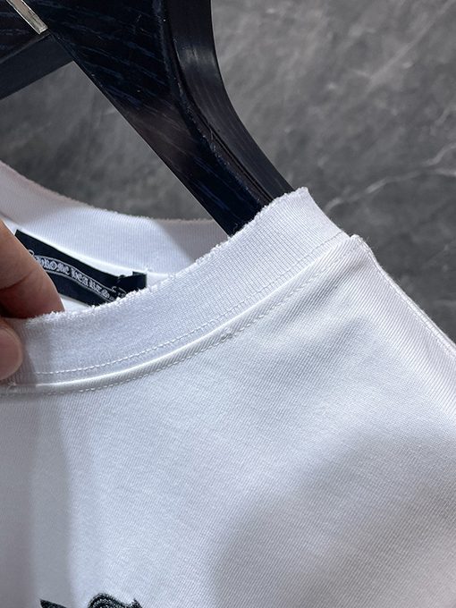 クロムハーツコピー サンスクリット語の剣とクロスの刺繍パッチワーク半袖Tシャツ