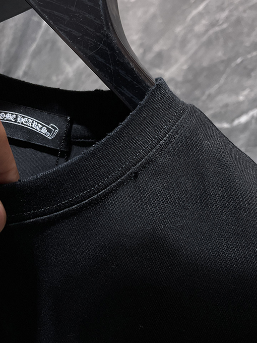 クロムハーツ クラシックなサンスクリット文字の半袖Tシャツ