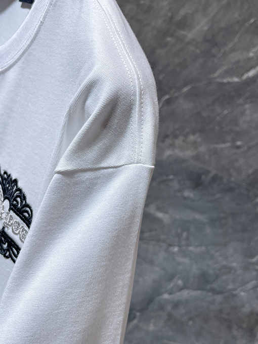 クロムハーツ クラシックなサンスクリット文字の半袖Tシャツ