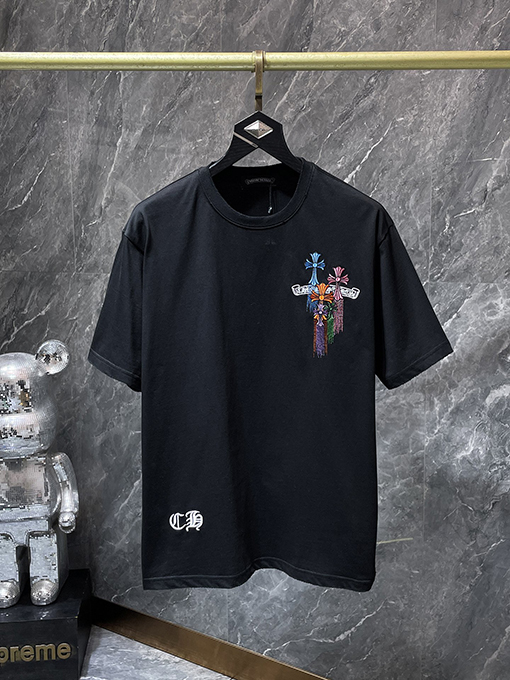 クロムハーツ カラフルなサンスクリット語のクロスタッセル刺繍入り半袖Tシャツ