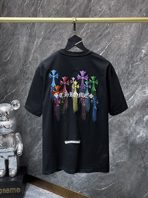 クロムハーツ カラフルなサンスクリット語のクロスタッセル刺繍入り半袖Tシャツ