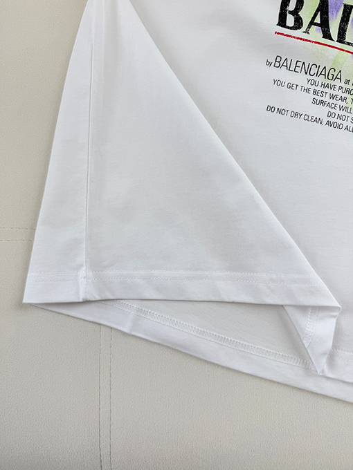 バレンシアガ Balenciaga アーティスティックプリントの半袖Tシャツ