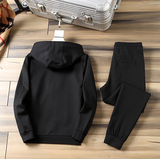 モンクレールコピー 新モデル人気のフード付きジップアップスウェットシャツとパンツのセット