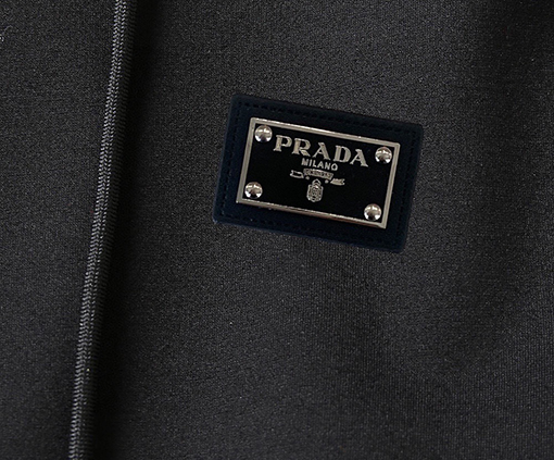 プラダ 最新の人気のフード付きジップアップスウェットシャツとパンツのセット