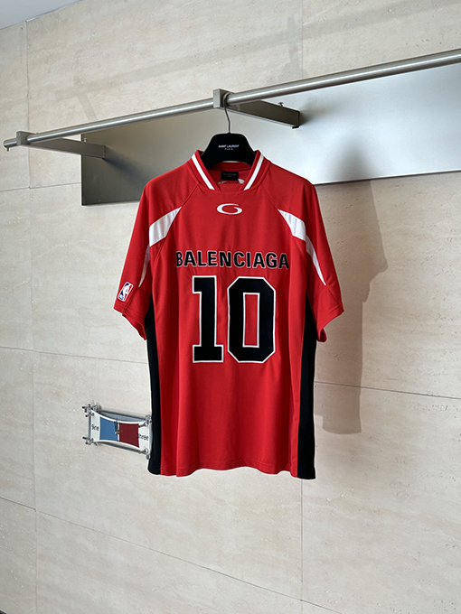 バレンシアガスーパーコピー Balenciaga NBA コラボレーションシリーズ 刺繍入りジャージー半袖Tシャツ