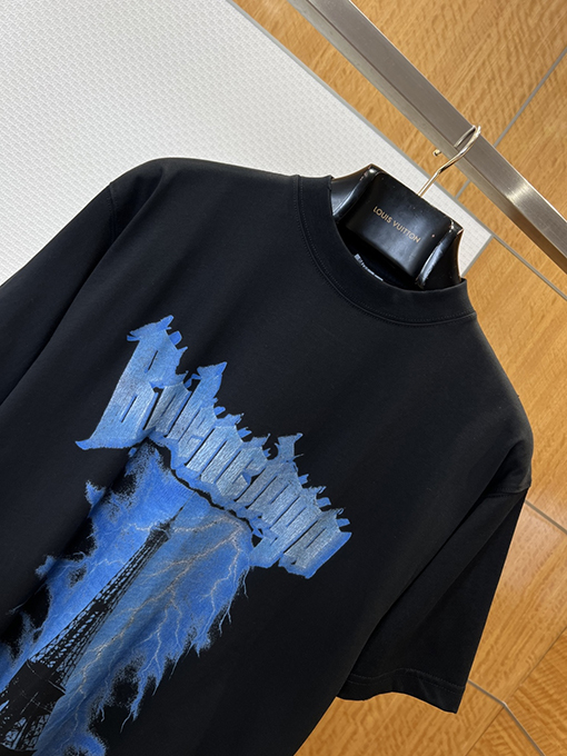 バレンシアガ BALENCIAGA 新モデルゴシックスタイルのゴシック文字プリントダメージの半袖Tシャツ