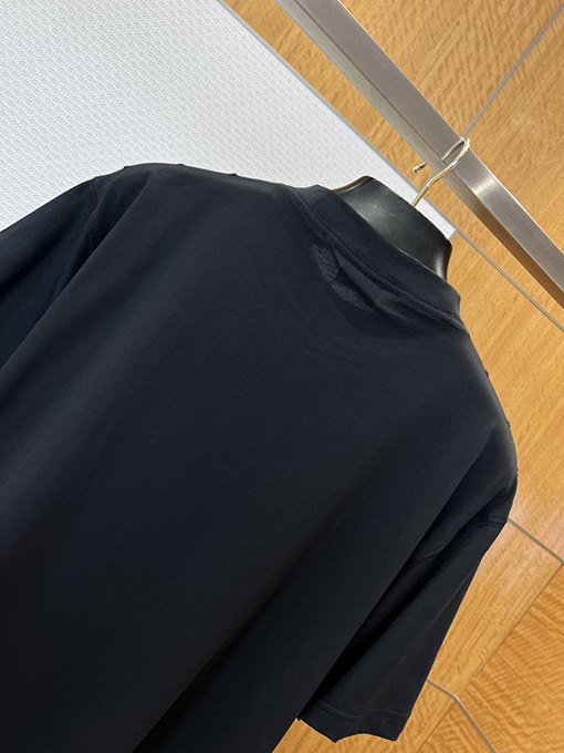 バレンシアガ BALENCIAGA 新モデルゴシックスタイルのゴシック文字プリントダメージの半袖Tシャツ