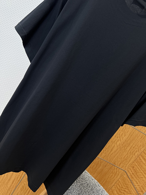 バレンシアガ BALENCIAGA 新モデルゴシックスタイルのゴシック文字プリントダメージの半袖Tシャツ