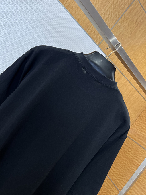バレンシアガスーパーコピー BALENCIAGA ファッションゴシックスタイルのゴシック文字プリントダメージの半袖Tシャツ