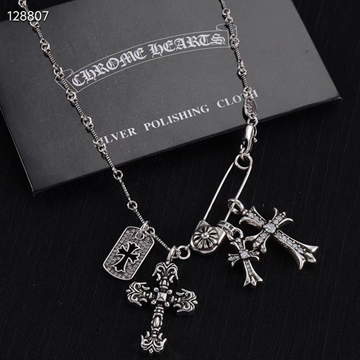 クロムハーツ クラシックなブローチセットネックレス