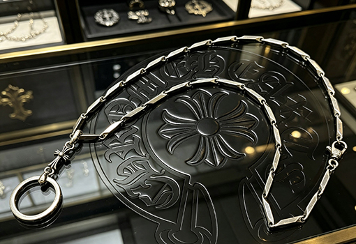 クロムハーツブランドコピー ヴィンテージシルバーの円形クロスペンダントネックレス