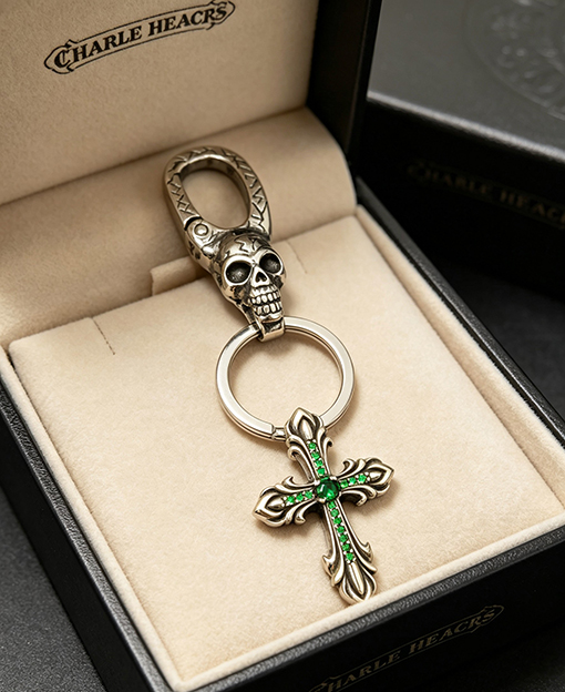 クロムハーツコピー グリーンダイヤモンド聖剣十字架キーホルダー