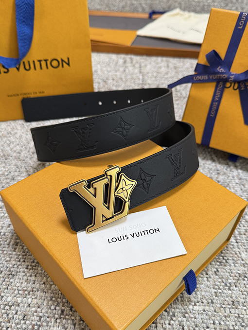 ルイヴィトン クラシックプレーンエンボスシリーズベルト