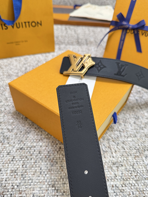 ルイヴィトン クラシックプレーンエンボスシリーズベルト