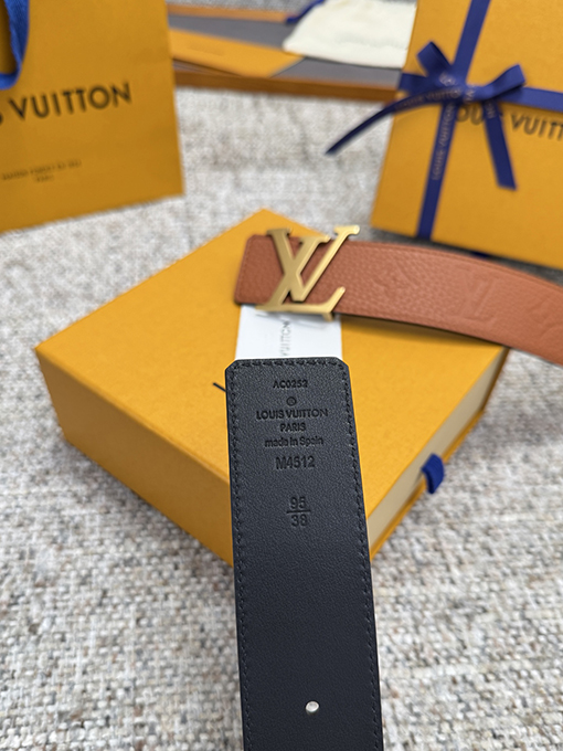 ルイヴィトンコピー クラシックなライチ柄の押しベルト