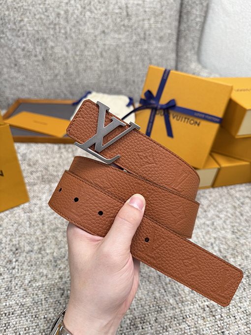 ルイヴィトンコピー クラシックなライチ柄の押しベルト