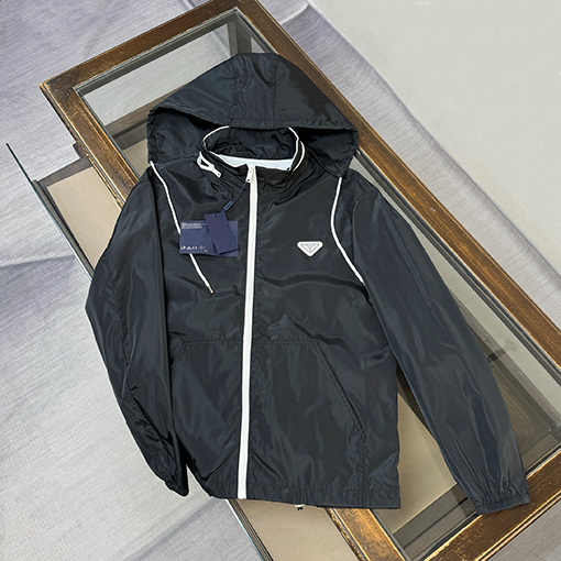 プラダスーパーコピー 新作カラーブロックデザインのフード付きトレンチコートジャケット