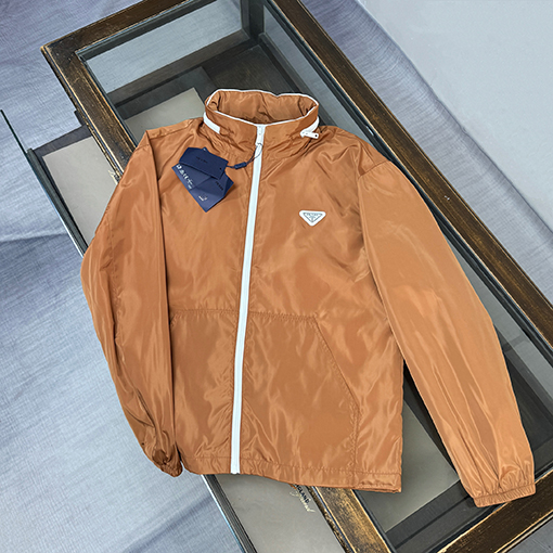 プラダスーパーコピー 新作カラーブロックデザインのフード付きトレンチコートジャケット