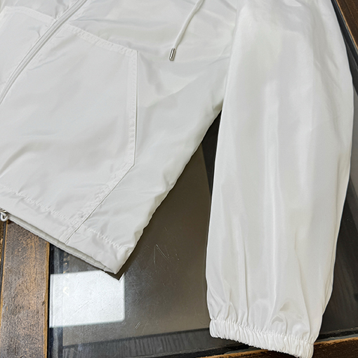 プラダスーパーコピー 新作カラーブロックデザインのフード付きトレンチコートジャケット