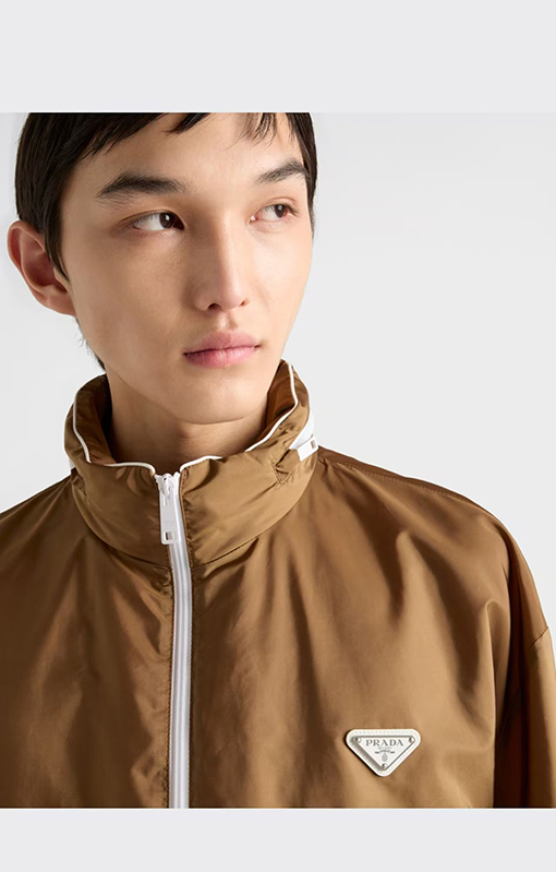 プラダスーパーコピー 新作カラーブロックデザインのフード付きトレンチコートジャケット