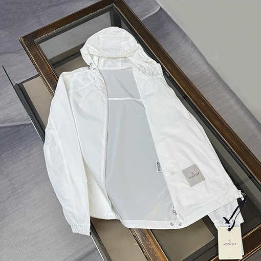 モンクレール Etiache フード付きジャケット トレンチコート