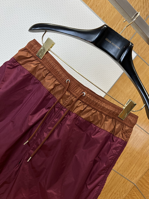 モンクレールブランドスーパーコピー ロゴプリント入りカラーブロックデザインのドローストリング付きカジュアルショーツ