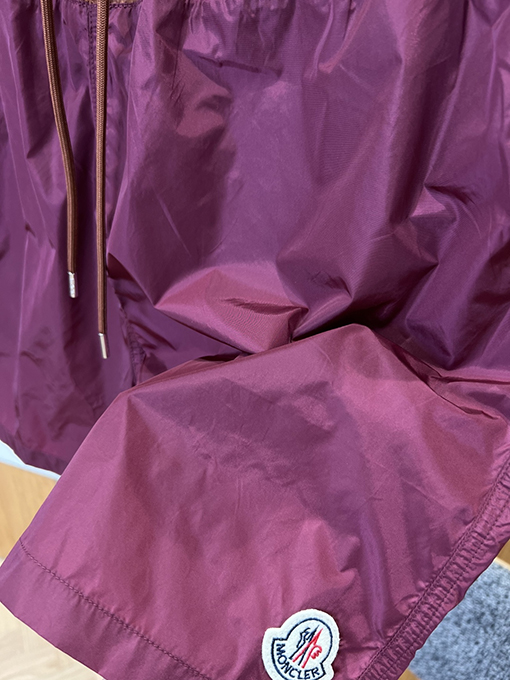 モンクレールブランドスーパーコピー ロゴプリント入りカラーブロックデザインのドローストリング付きカジュアルショーツ