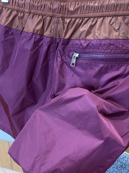 モンクレールブランドスーパーコピー ロゴプリント入りカラーブロックデザインのドローストリング付きカジュアルショーツ