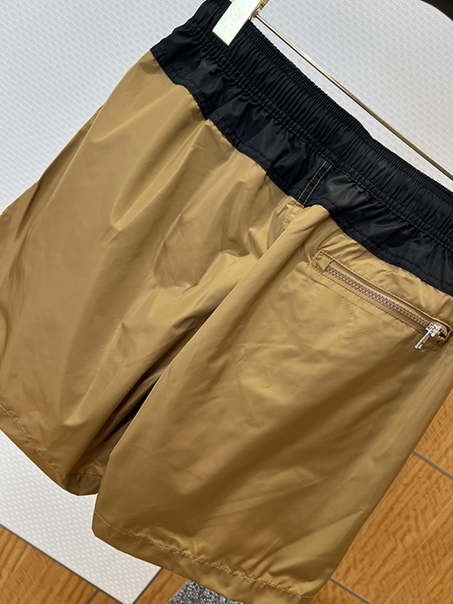 モンクレール カラーブロックのドローストリングショーツ