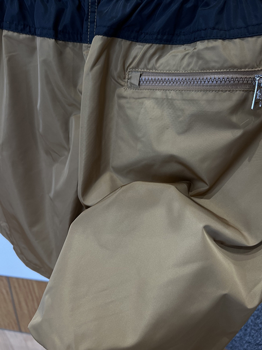 モンクレール カラーブロックのドローストリングショーツ